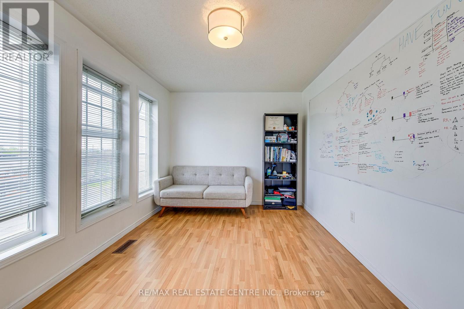 2080 St Clair Avenue W, Toronto, Ontario  M6N 1K3 - Photo 20 - W13150402