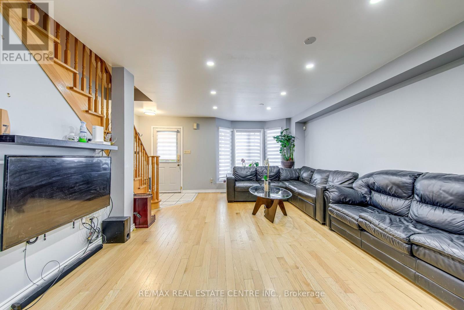 2080 St Clair Avenue W, Toronto, Ontario  M6N 1K3 - Photo 4 - W13150402