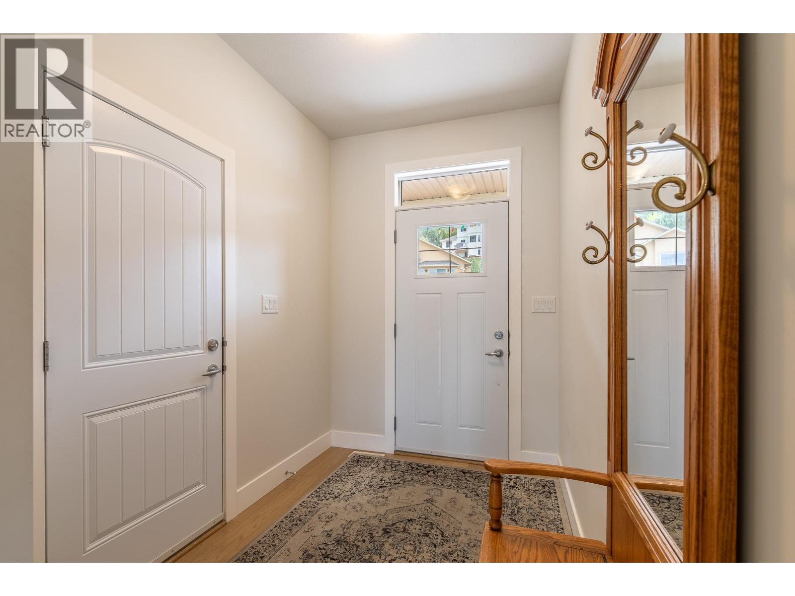 8738 Palmer Place, Summerland, British Columbia  V0H 1Z2 - Photo 3 - 10383844