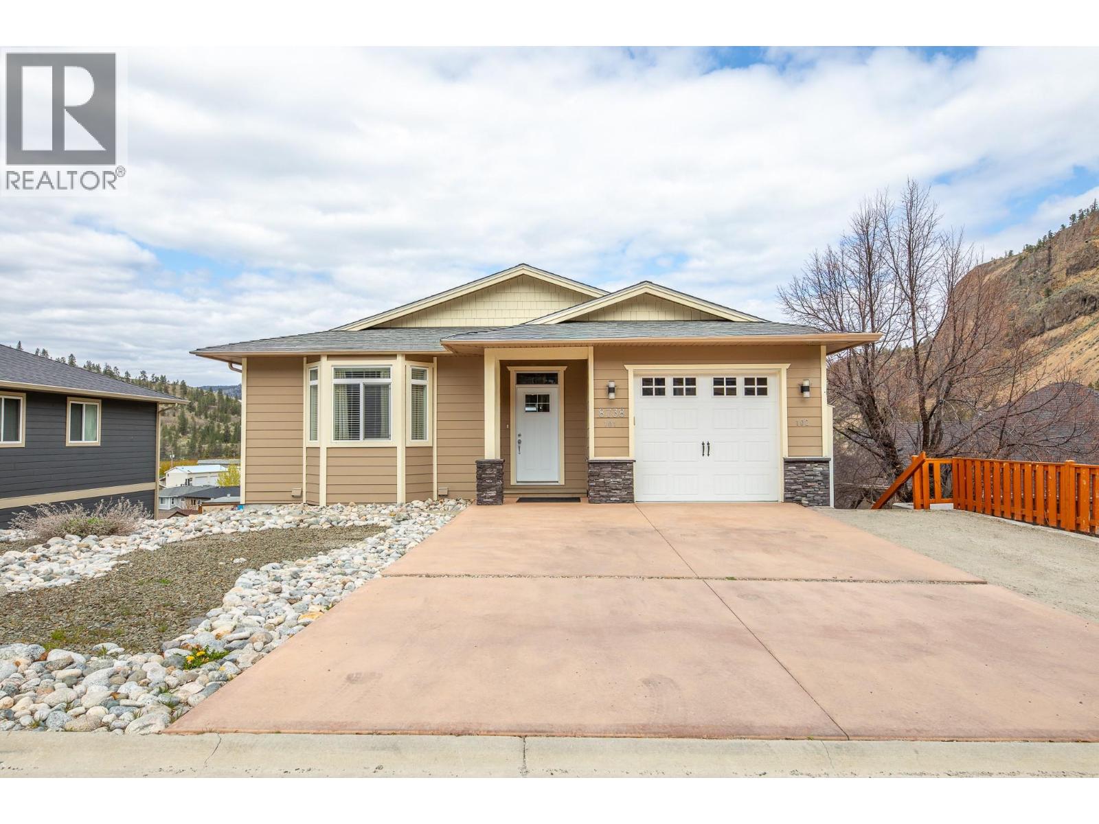 8738 PALMER Place, Summerland, British Columbia