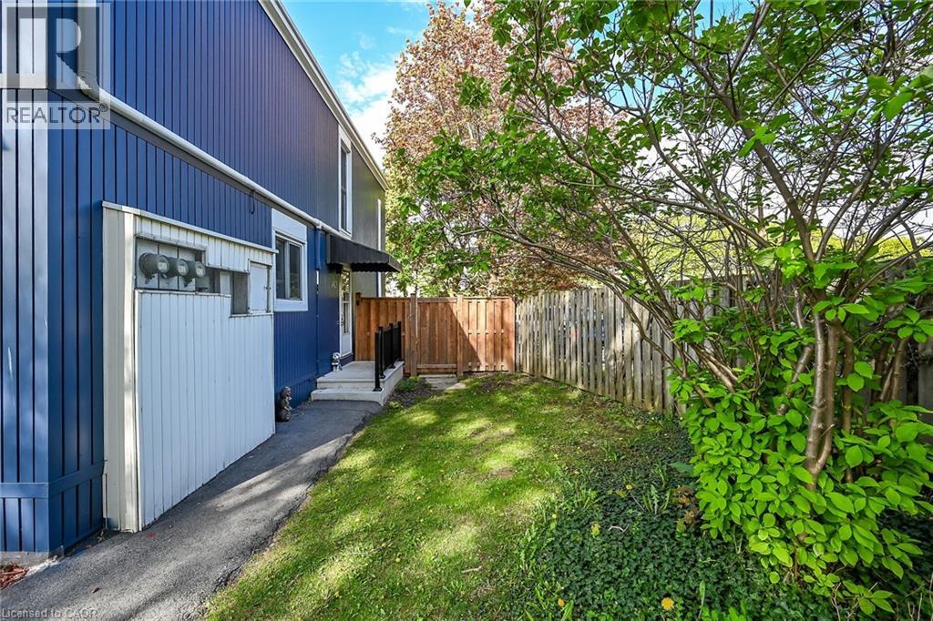 25 Britten Close Unit# A17, Hamilton, Ontario  L9C 4J8 - Photo 4 - 40831800