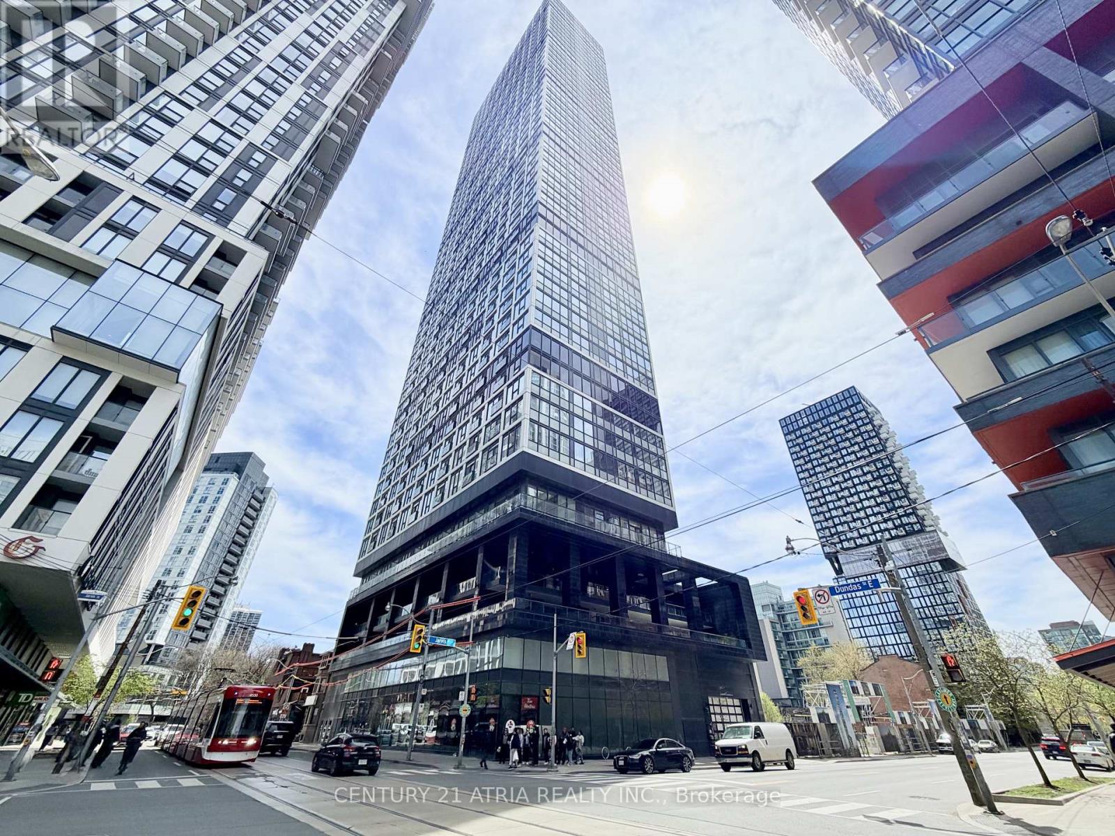 715 - 181 DUNDAS STREET E