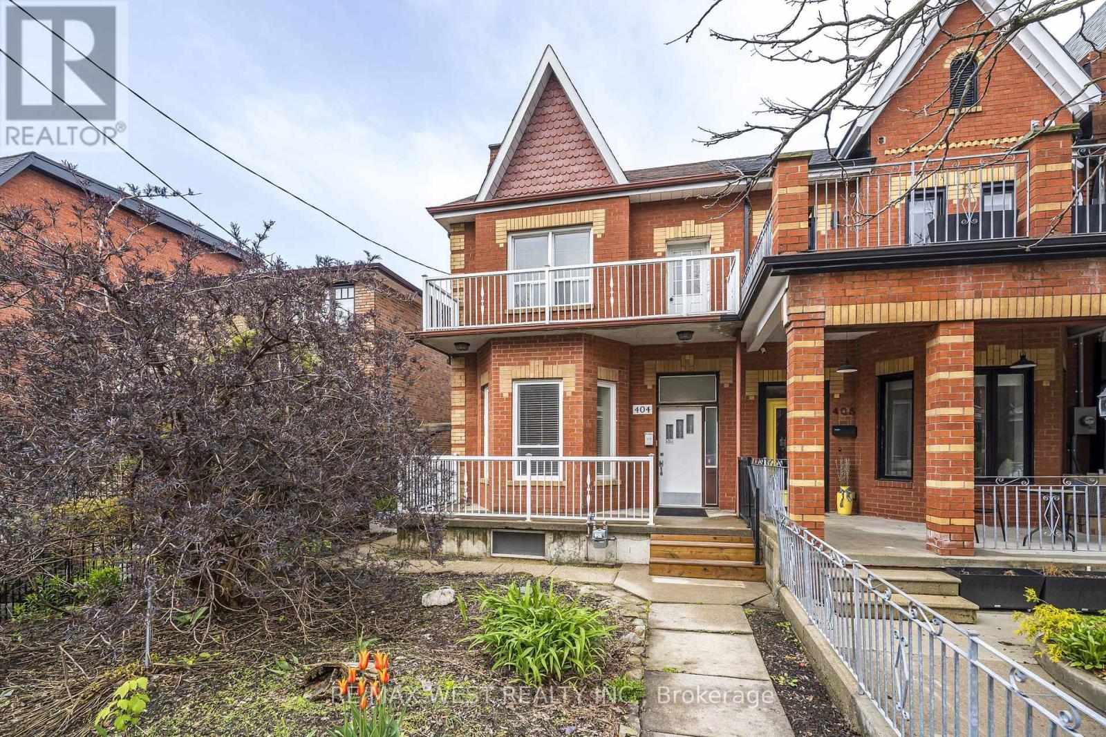 404 MANNING AVENUE, Toronto, Ontario