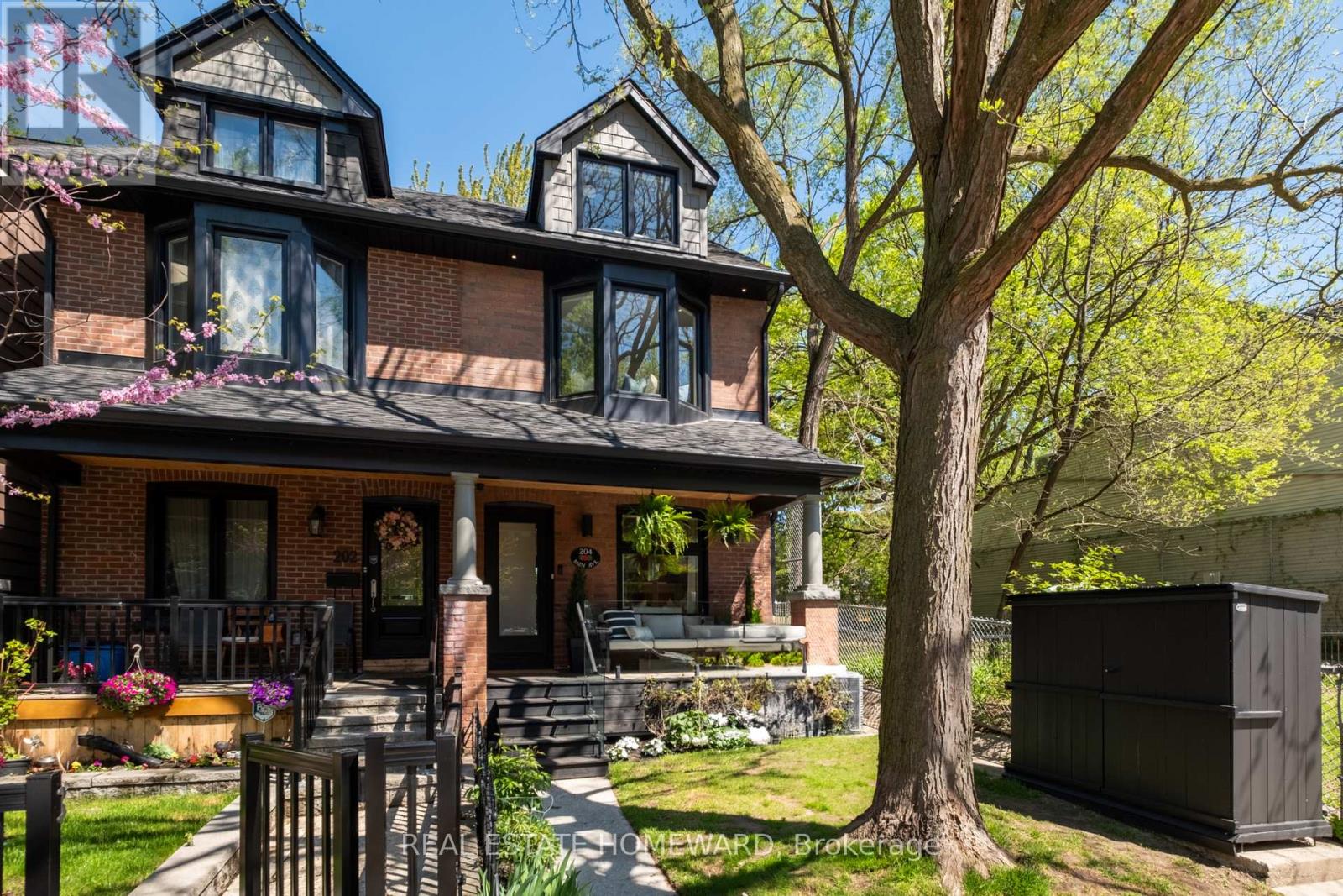 204 BAIN AVENUE, Toronto, Ontario