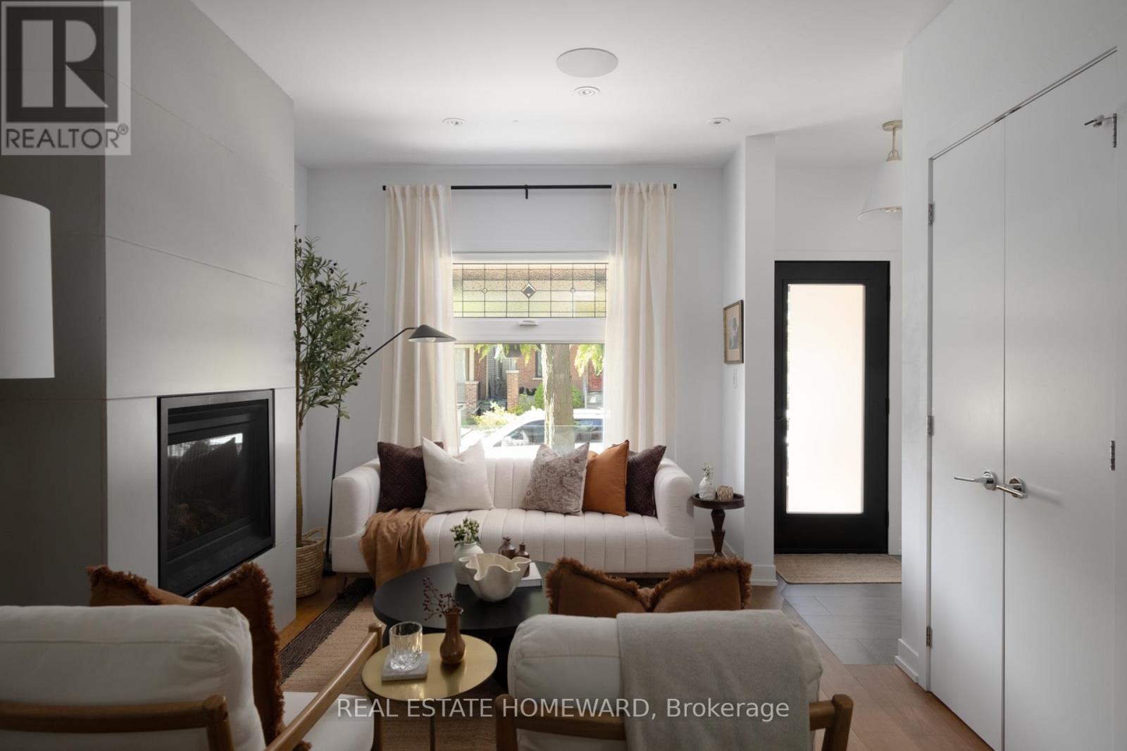 204 Bain Avenue, Toronto, Ontario  M4K 1G1 - Photo 4 - E13150458