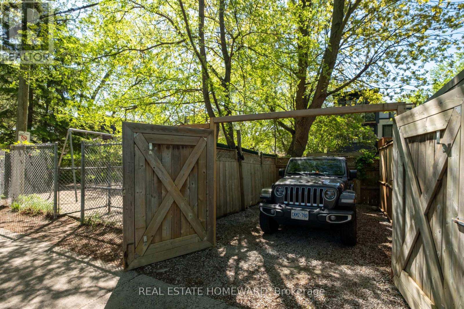 204 Bain Avenue, Toronto, Ontario  M4K 1G1 - Photo 46 - E13150458