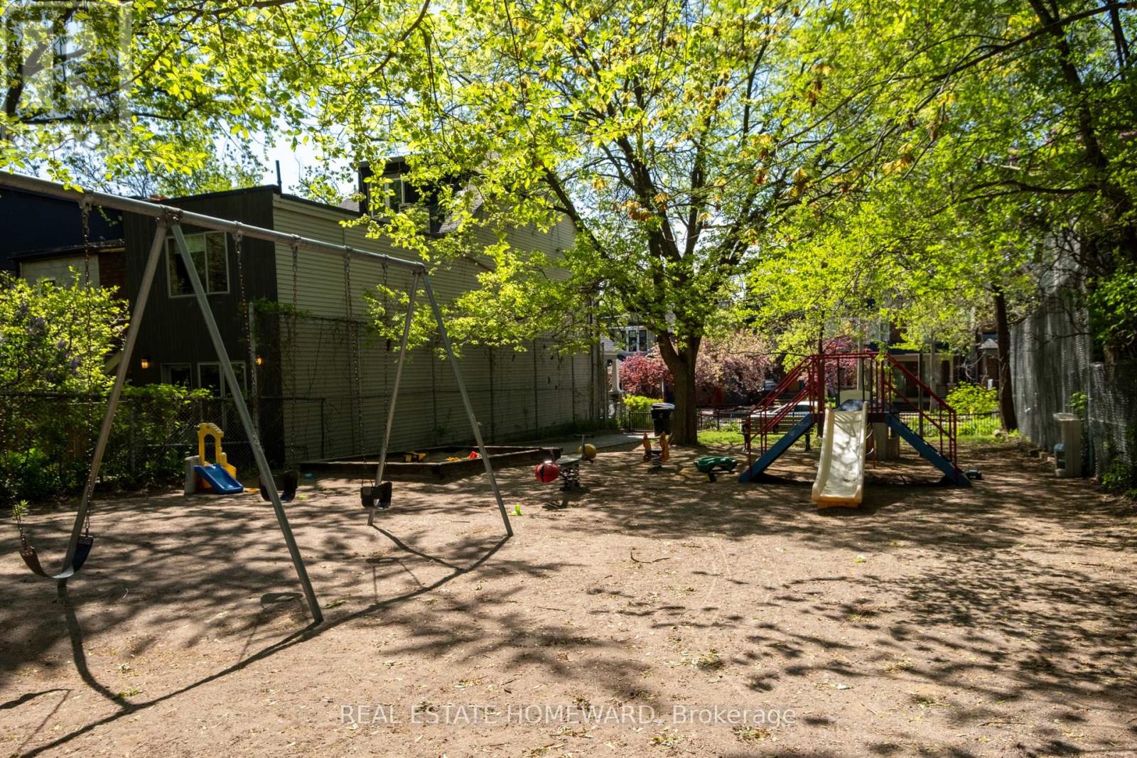 204 Bain Avenue, Toronto, Ontario  M4K 1G1 - Photo 47 - E13150458
