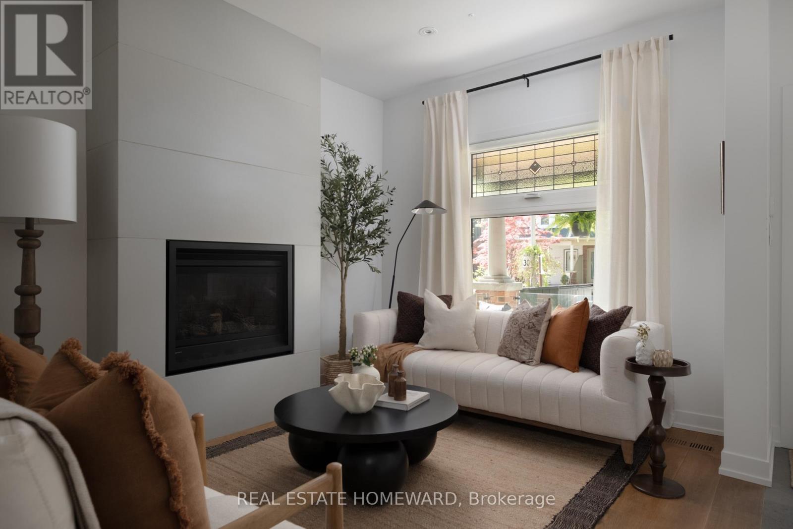 204 Bain Avenue, Toronto, Ontario  M4K 1G1 - Photo 5 - E13150458