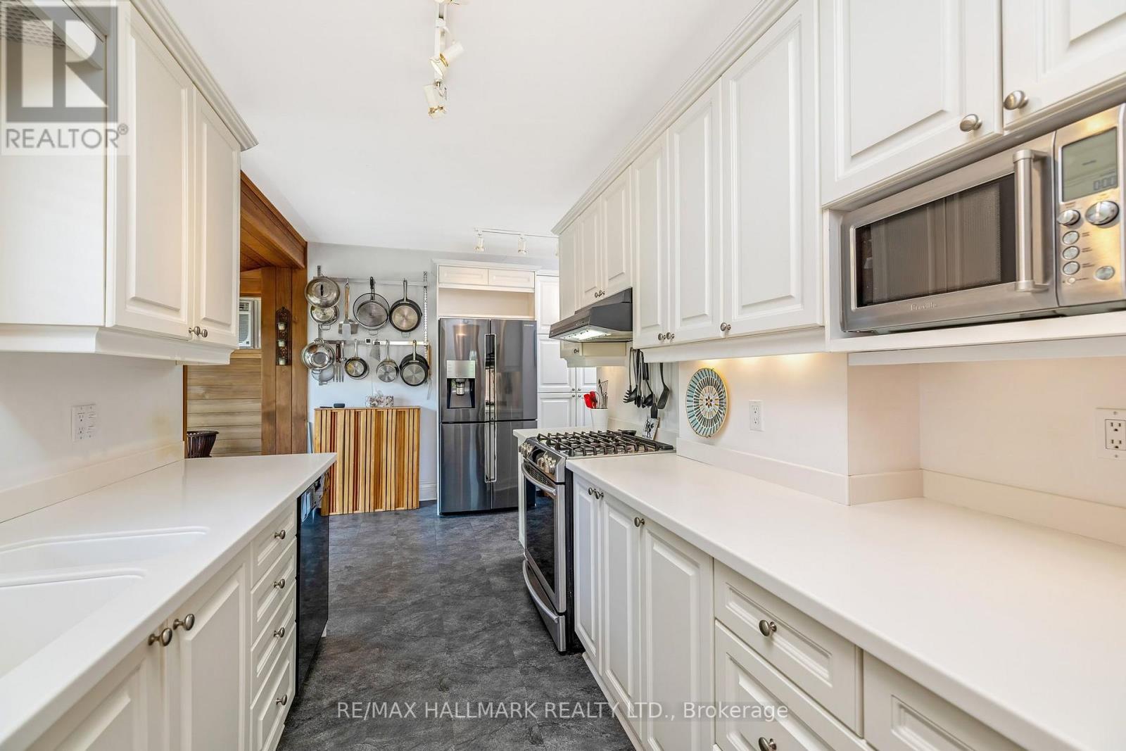 56 Kingswood Road, Toronto, Ontario  M4E 3N5 - Photo 11 - E13150482