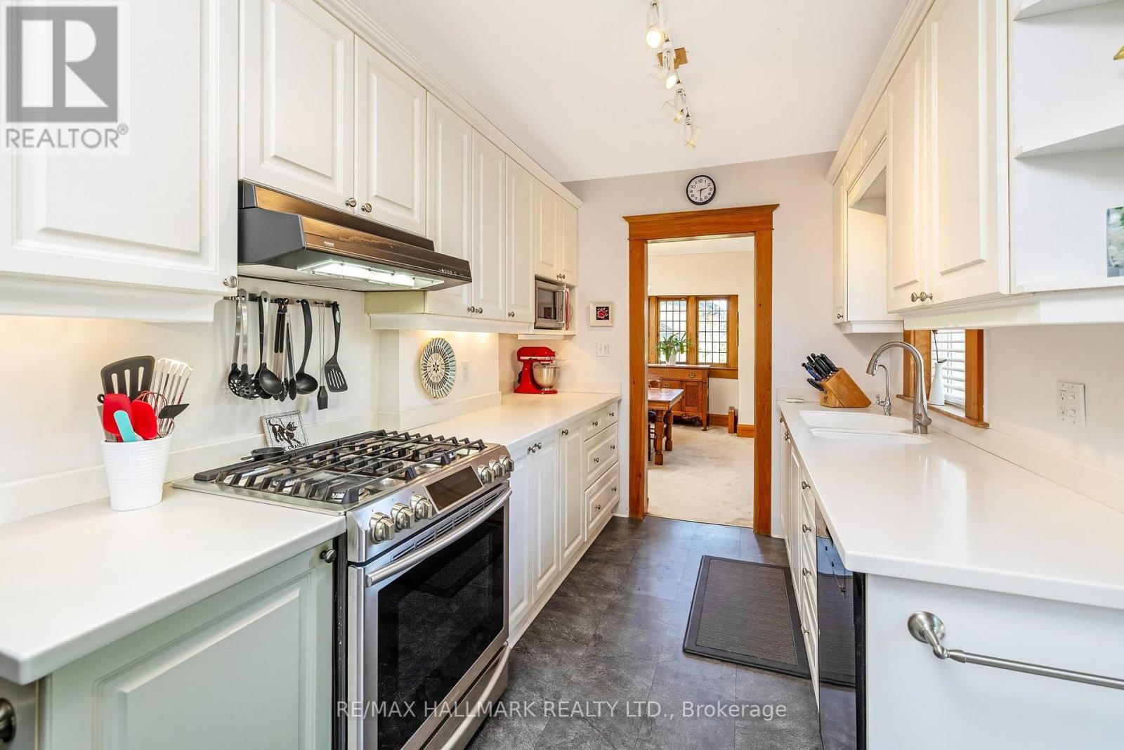 56 Kingswood Road, Toronto, Ontario  M4E 3N5 - Photo 12 - E13150482