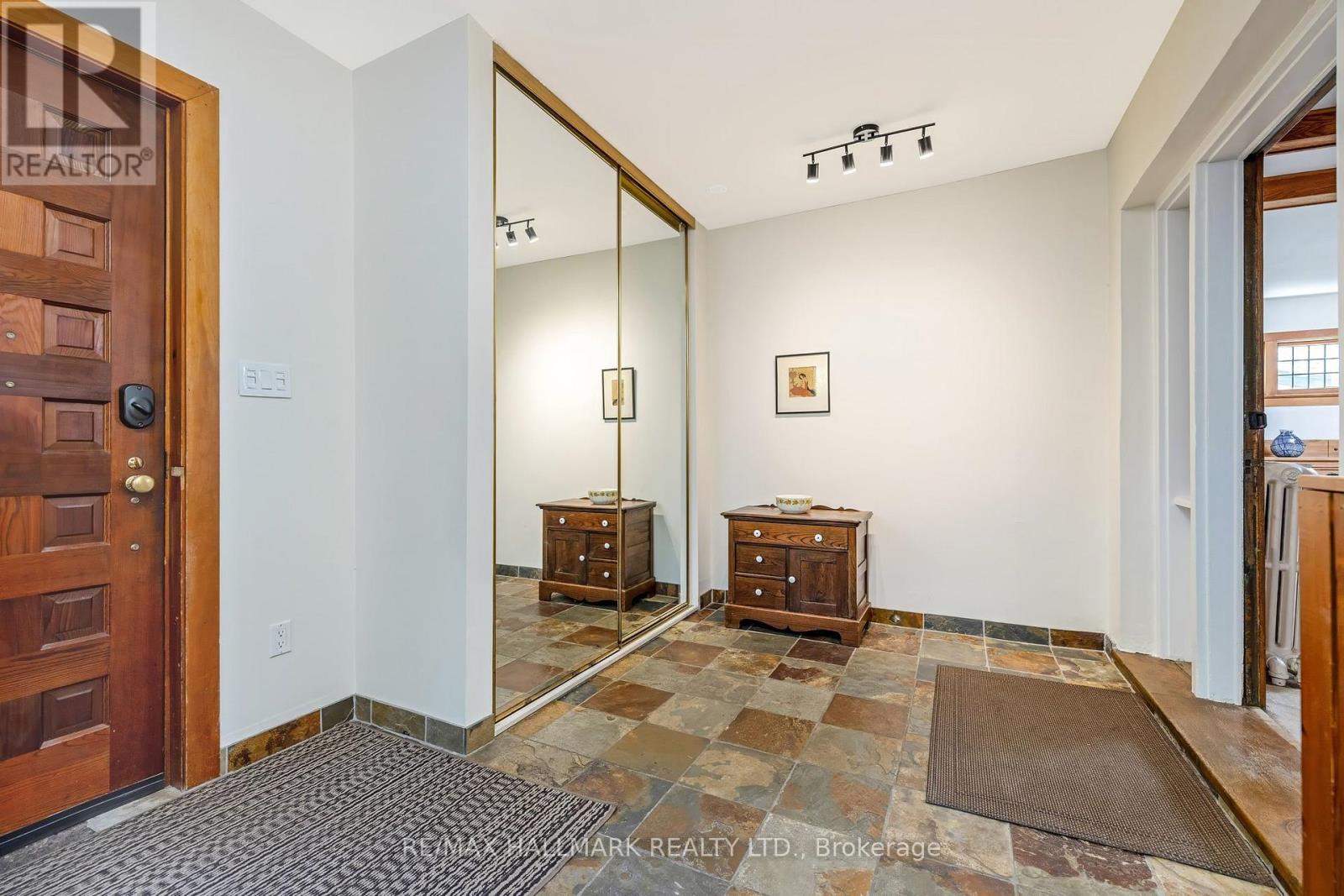 56 Kingswood Road, Toronto, Ontario  M4E 3N5 - Photo 5 - E13150482