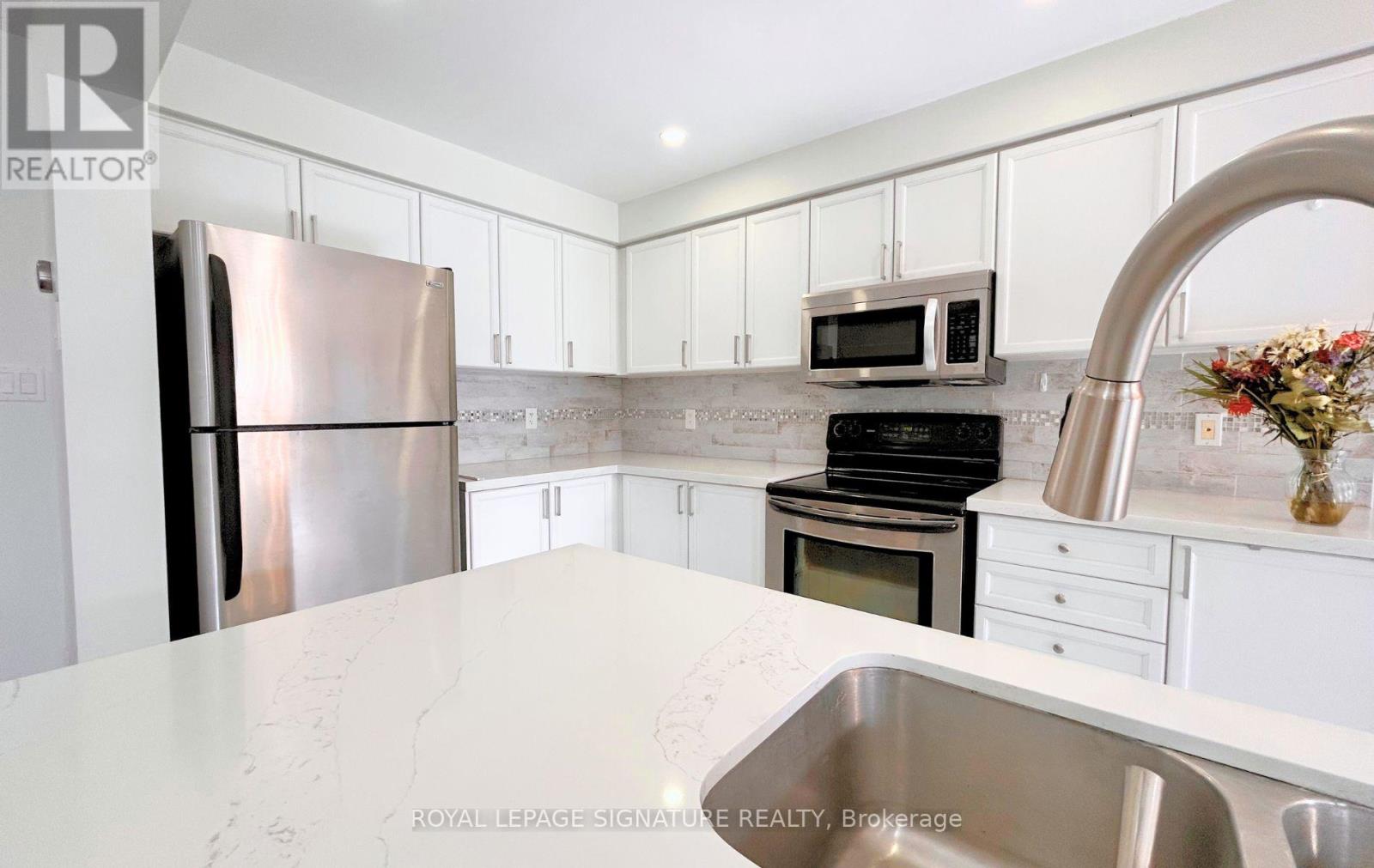 28 Millburn Drive, Clarington, Ontario  L1C 5L6 - Photo 14 - E13150486