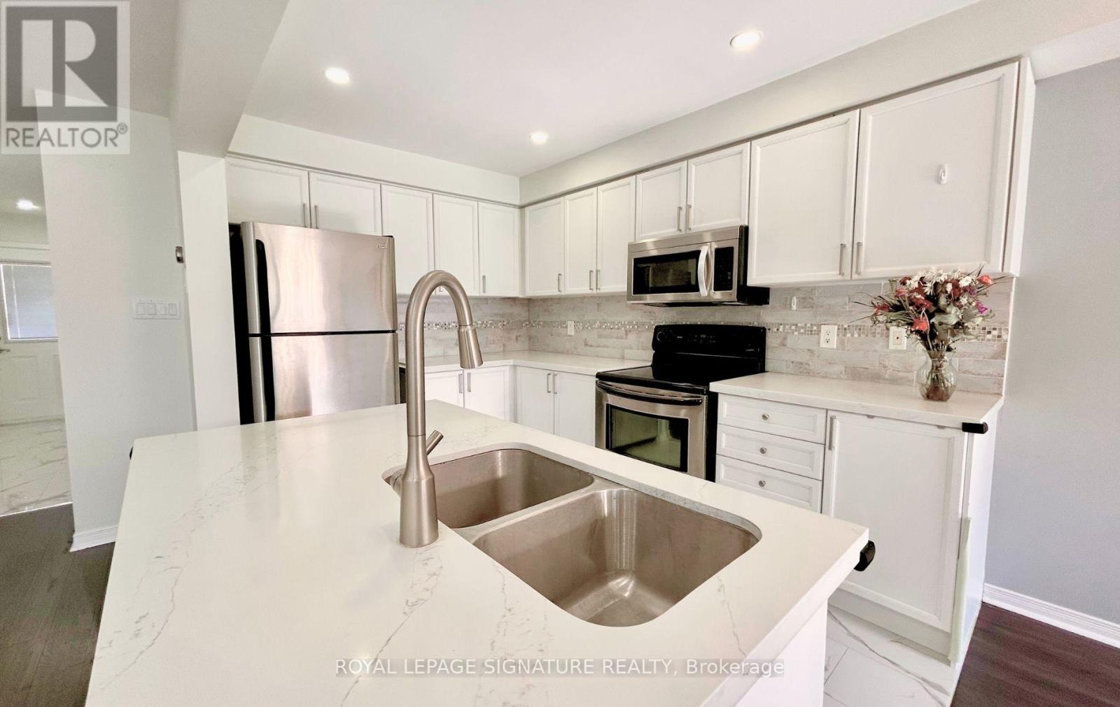 28 Millburn Drive, Clarington, Ontario  L1C 5L6 - Photo 17 - E13150486