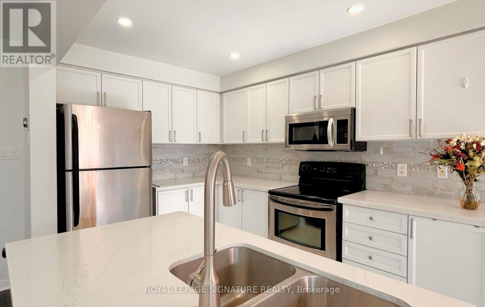 28 Millburn Drive, Clarington, Ontario  L1C 5L6 - Photo 18 - E13150486