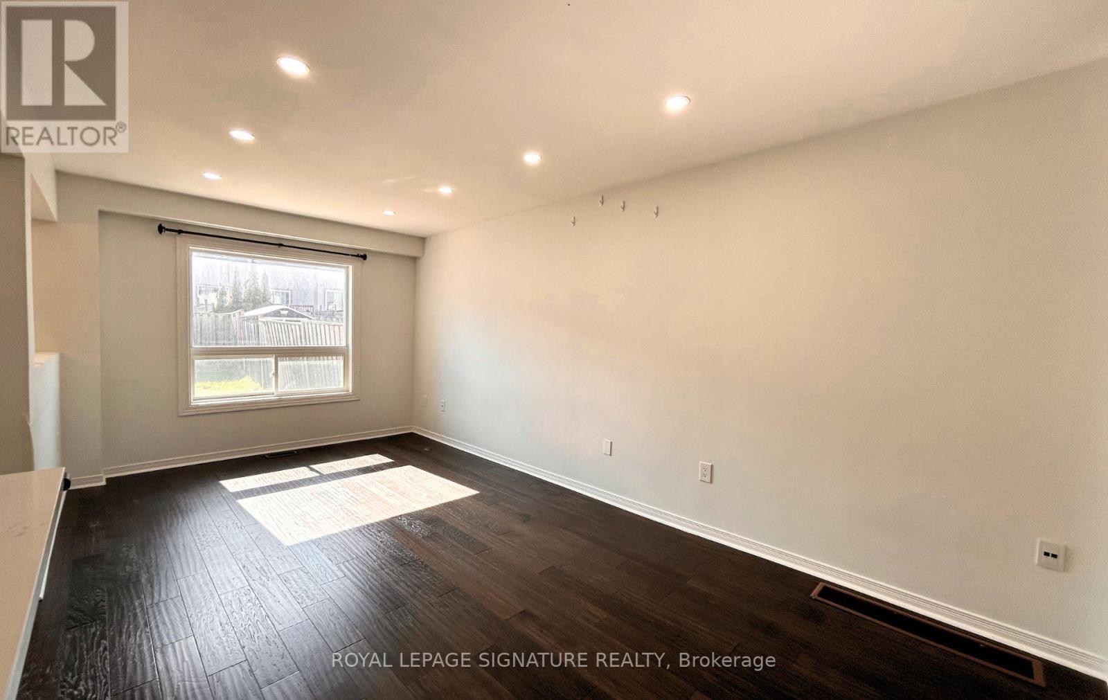 28 Millburn Drive, Clarington, Ontario  L1C 5L6 - Photo 6 - E13150486