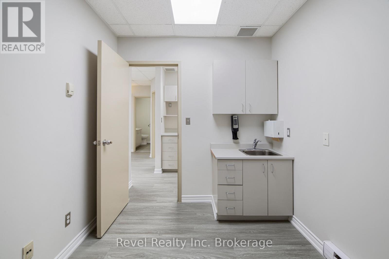 402 - 111 Main Street W, North Bay, Ontario P1B 2T6 - Photo 13 - X13150530