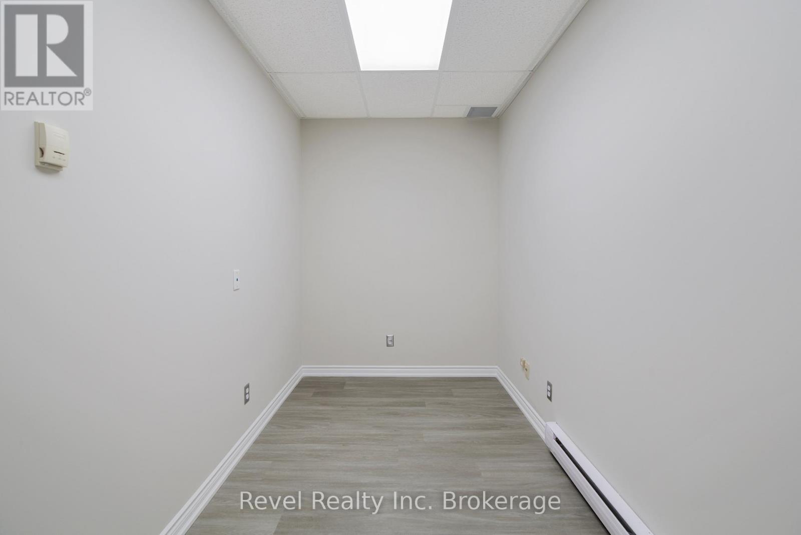 402 - 111 Main Street W, North Bay, Ontario P1B 2T6 - Photo 17 - X13150530