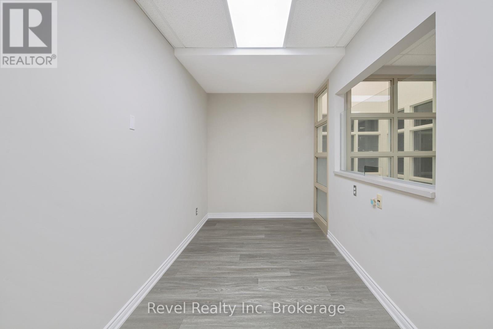 402 - 111 Main Street W, North Bay, Ontario P1B 2T6 - Photo 4 - X13150530