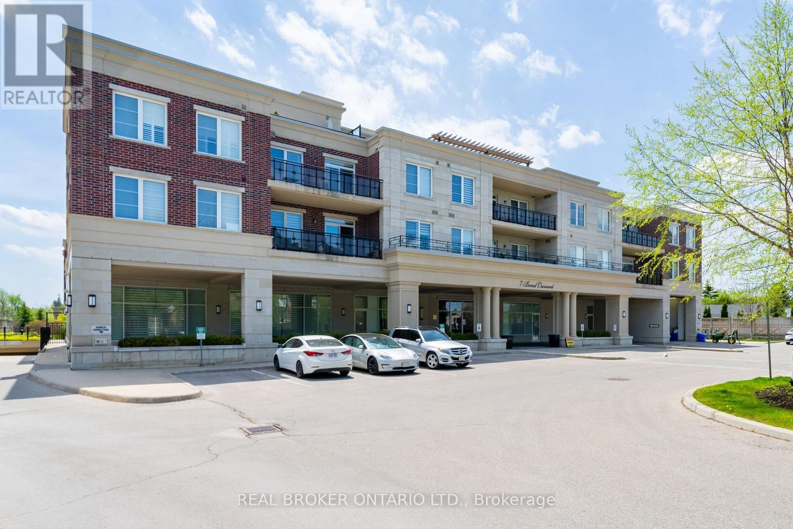 205 - 7 BOND CRESCENT, Richmond Hill, Ontario