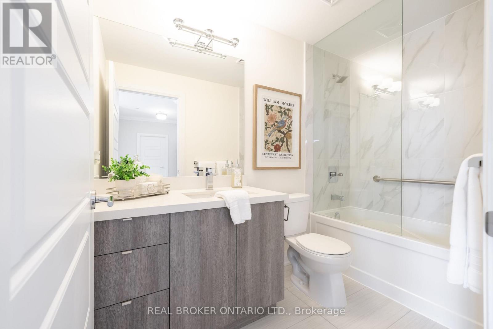 205 - 7 Bond Crescent, Richmond Hill, Ontario  L4E 1E6 - Photo 13 - N13150508
