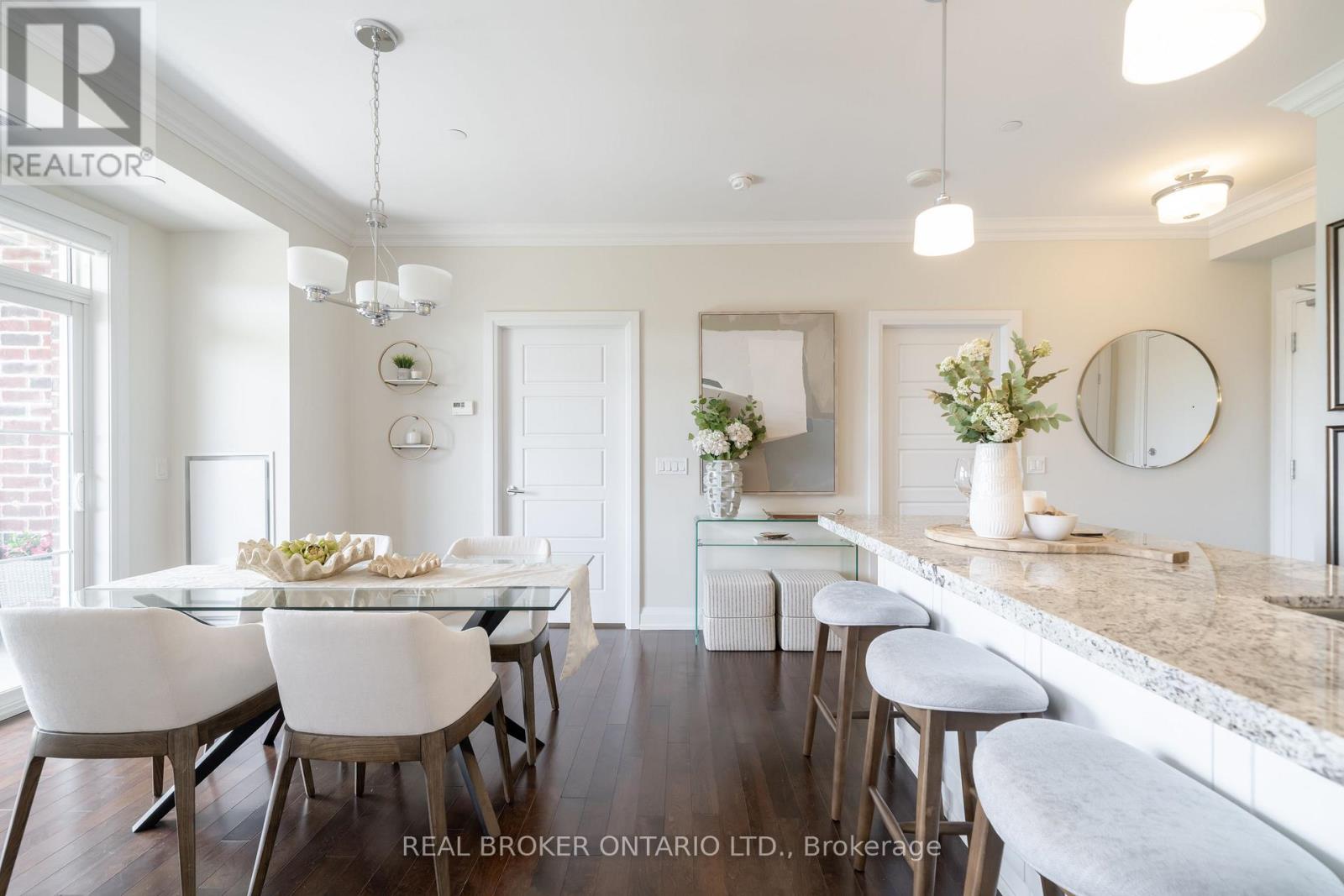 205 - 7 Bond Crescent, Richmond Hill, Ontario  L4E 1E6 - Photo 6 - N13150508