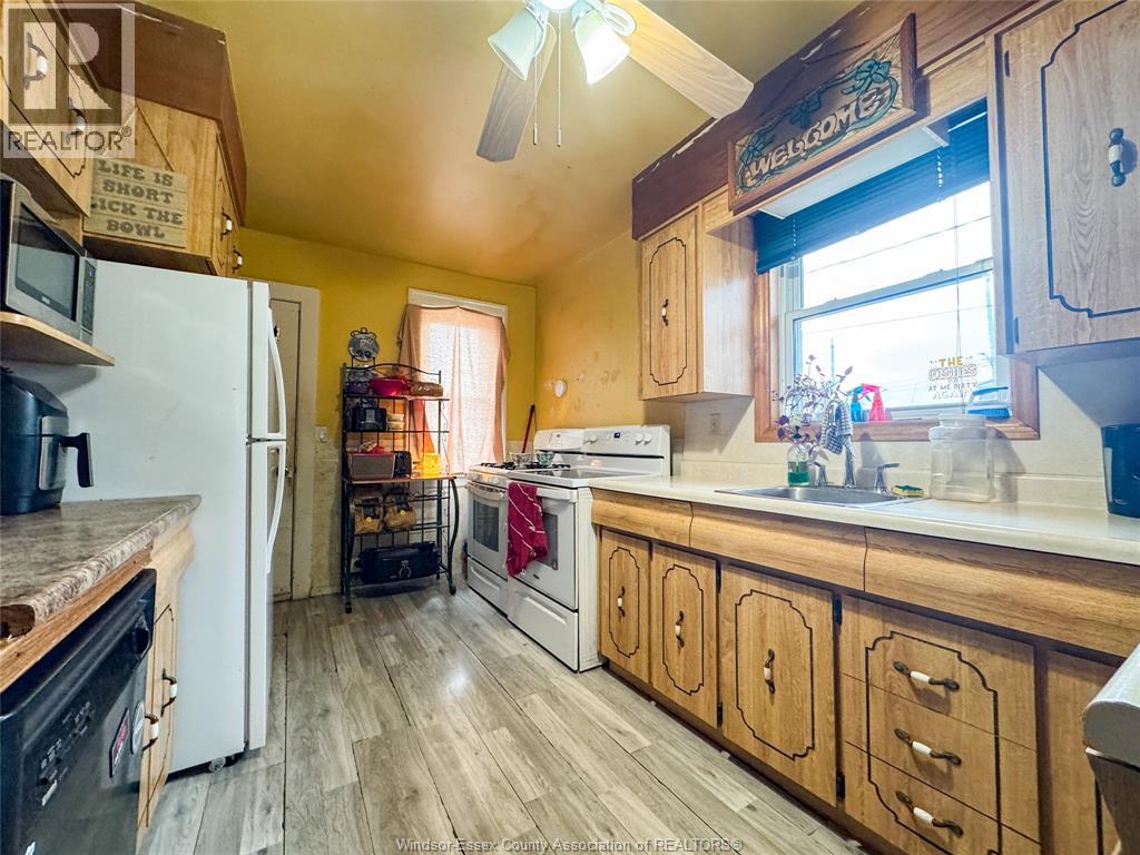 1090 Wigle, Windsor, Ontario N9C 3M8 - Photo 4 - 26011644