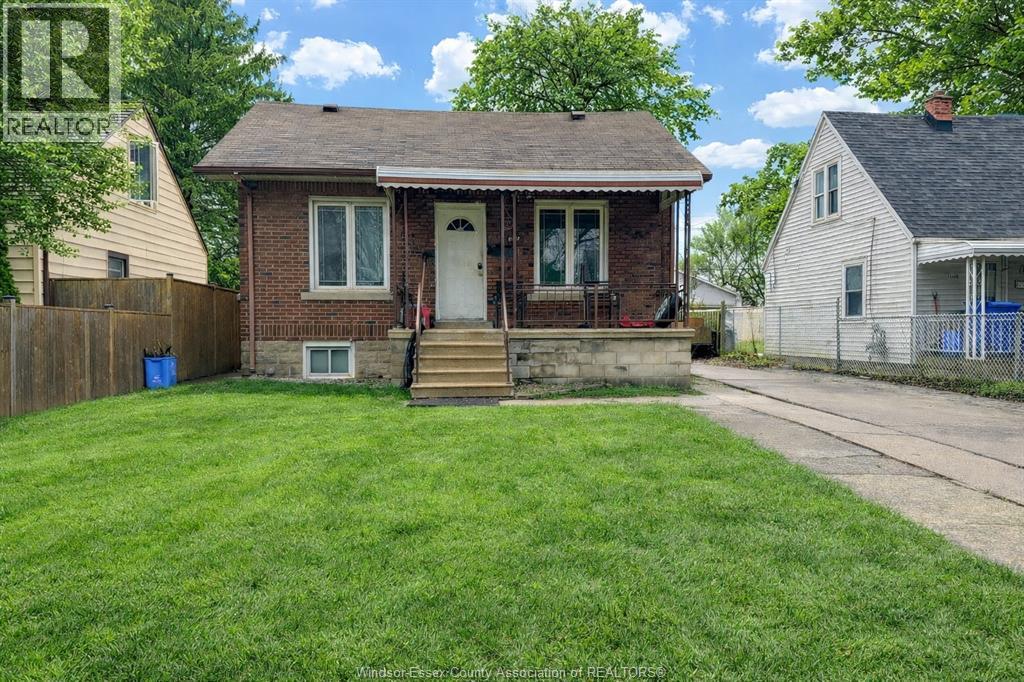 1090 Wigle, Windsor, Ontario N9C 3M8 - Photo 1 - 26011644