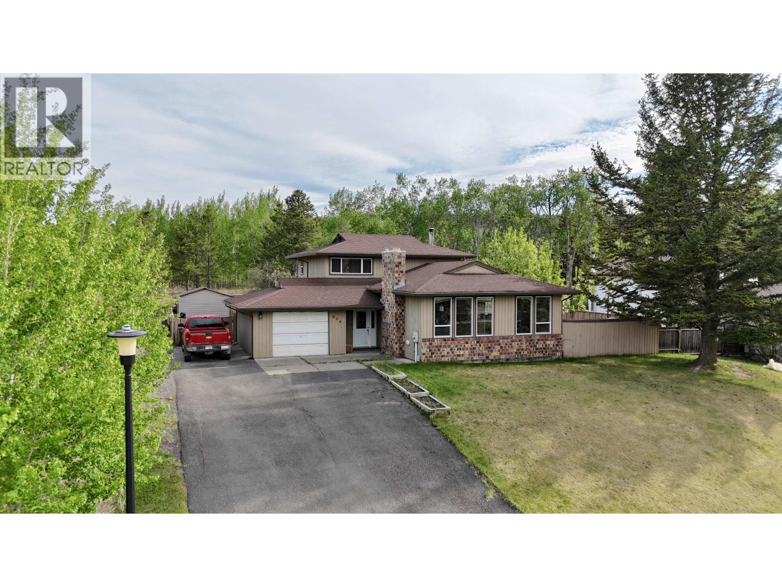 808 MARKS DRIVE, 100 Mile House, British Columbia