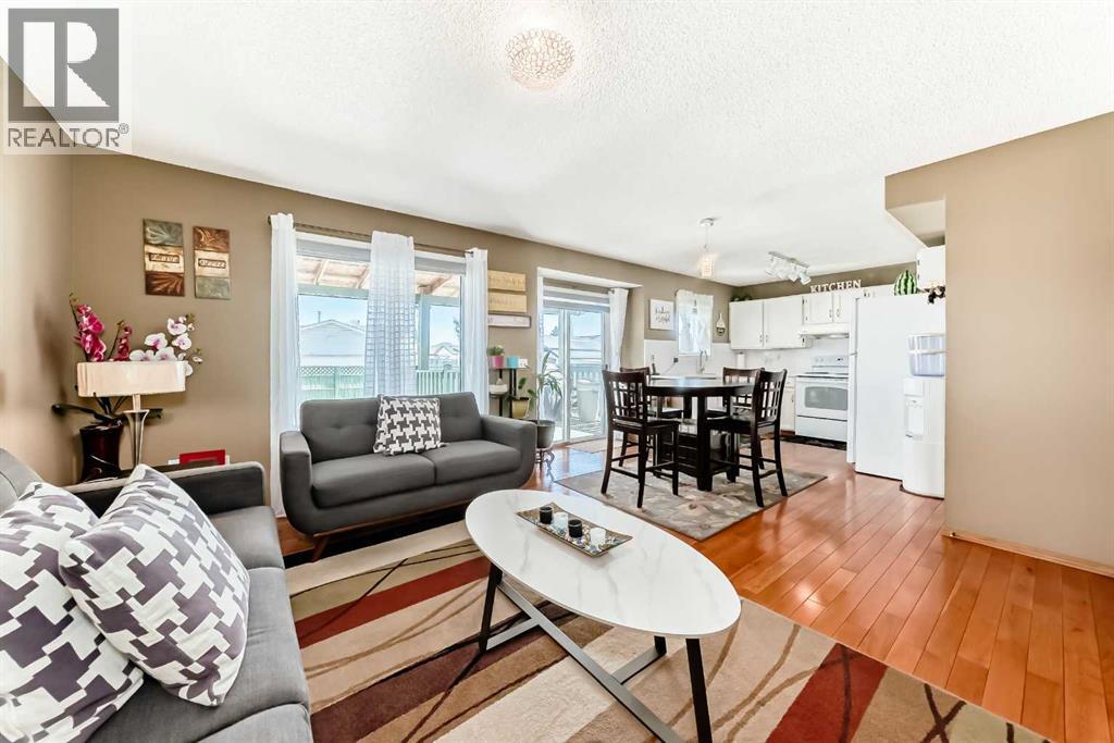 69 Applemont Place SE, Calgary, Alberta  T2A 7S3 - Photo 5 - A2299151