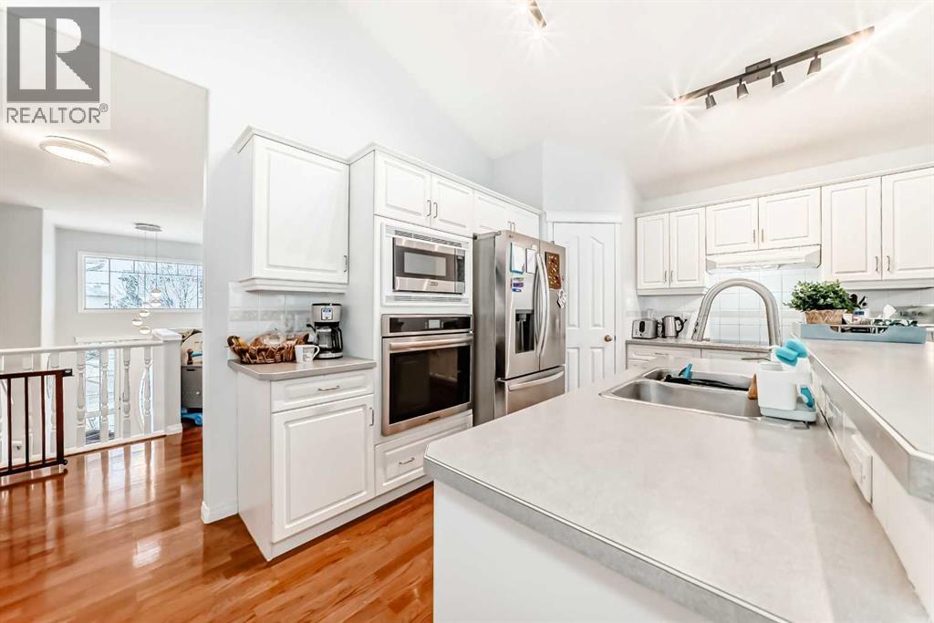 3263 Signal Hill Drive SW, Calgary, Alberta  T3H 3T7 - Photo 4 - A2307606