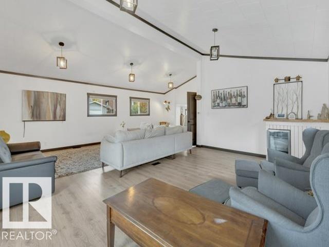 3602 50th Ave, Sylvan Lake, Alberta  T4S 1B2 - Photo 5 - E4488786