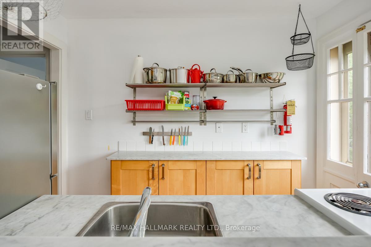 2a - 483 Parkside Drive, Toronto, Ontario  M6R 2Z9 - Photo 5 - W13150470