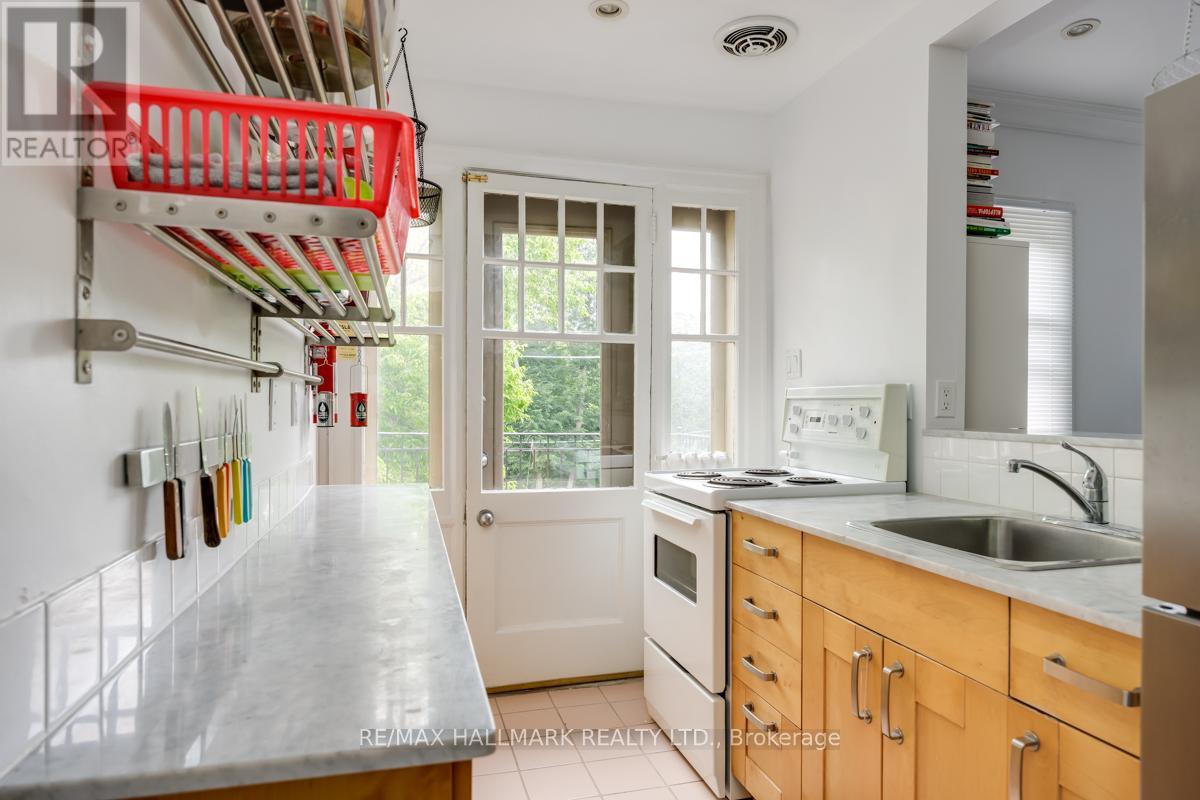 2a - 483 Parkside Drive, Toronto, Ontario  M6R 2Z9 - Photo 7 - W13150470