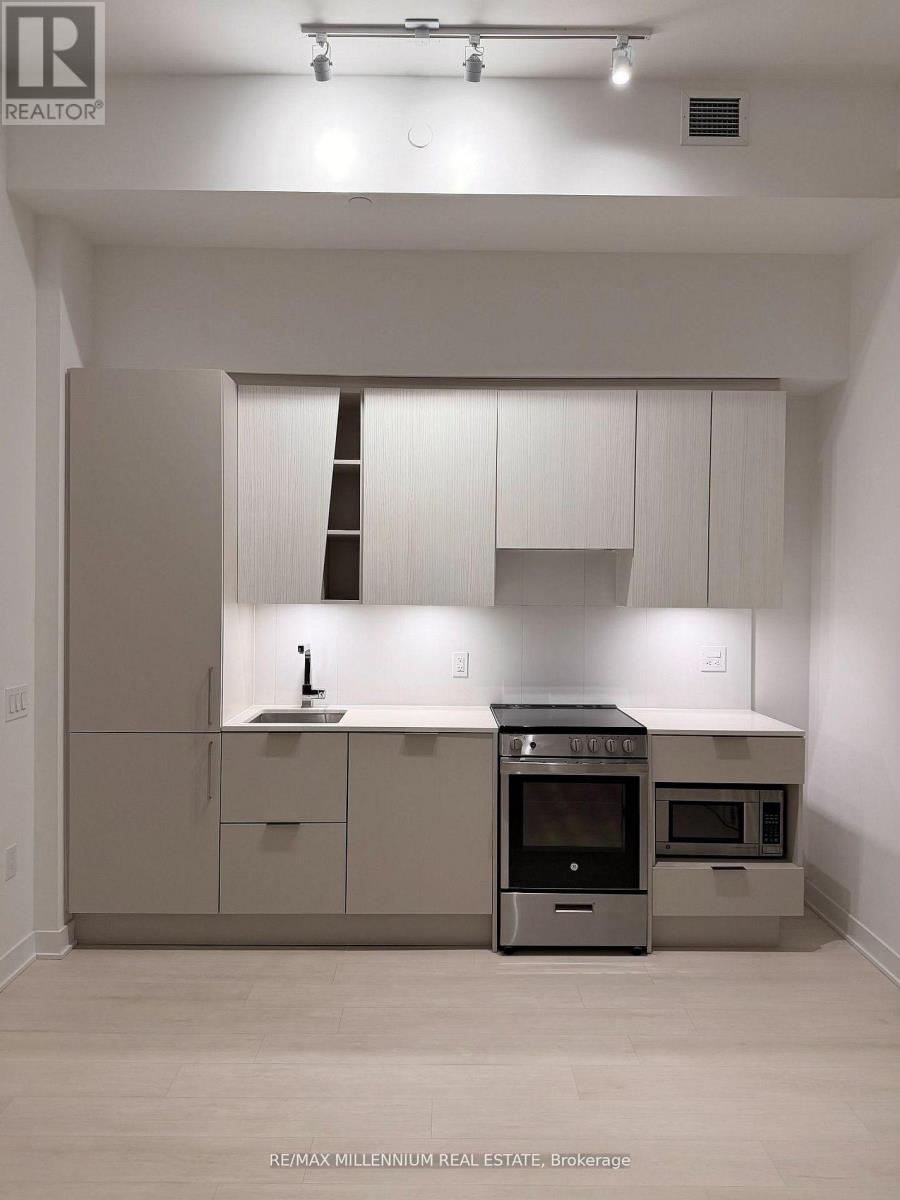 5901 - 3900 Confederation Parkway, Mississauga, Ontario  L5B 0M3 - Photo 2 - W13150536
