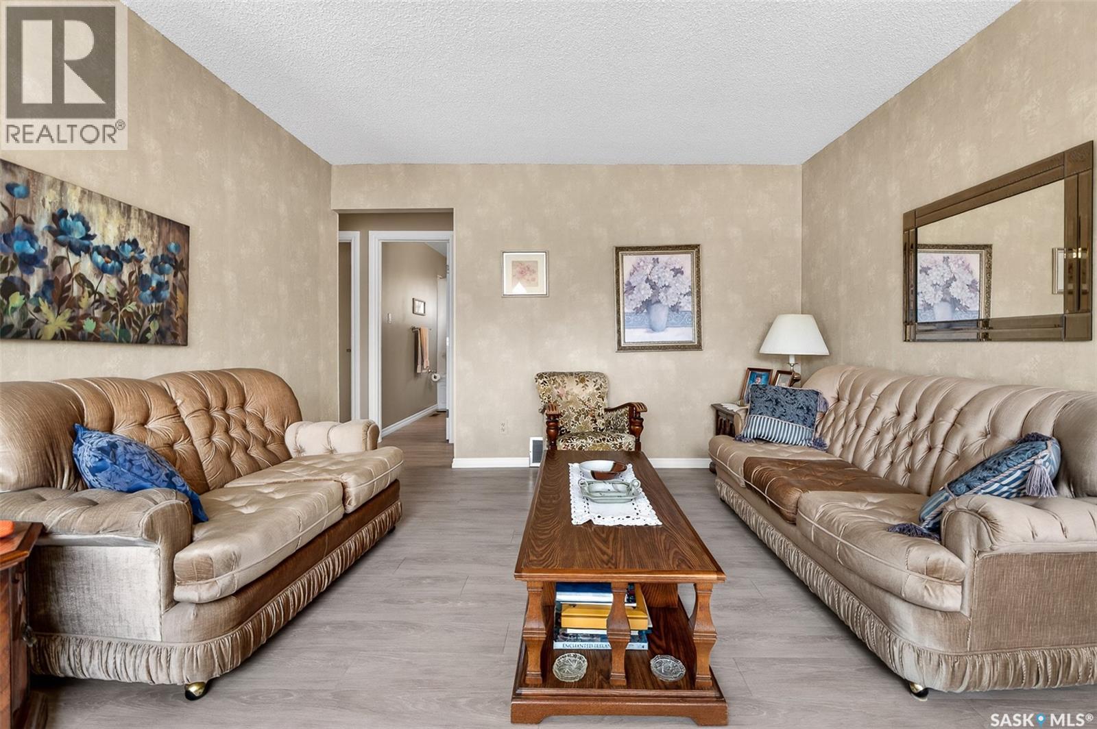 1380 Regal Crescent, Moose Jaw, Saskatchewan  S6H 7S2 - Photo 4 - SK036523