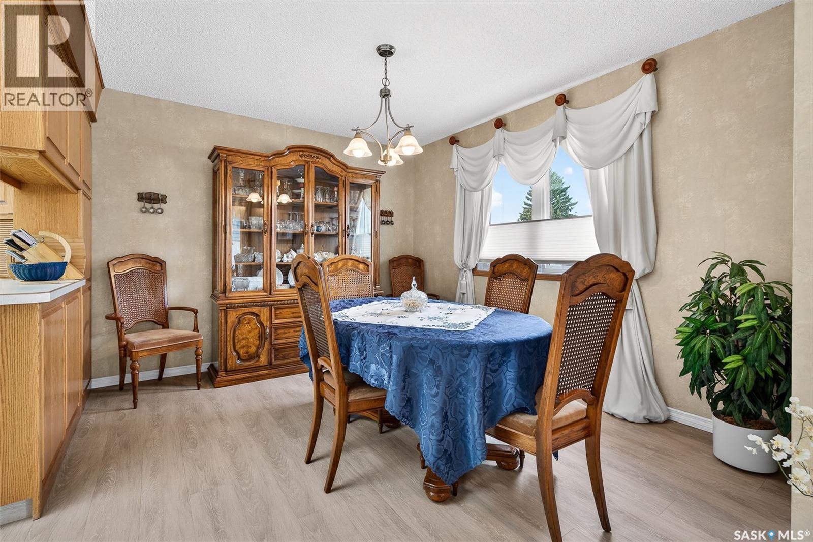 1380 Regal Crescent, Moose Jaw, Saskatchewan  S6H 7S2 - Photo 9 - SK036523