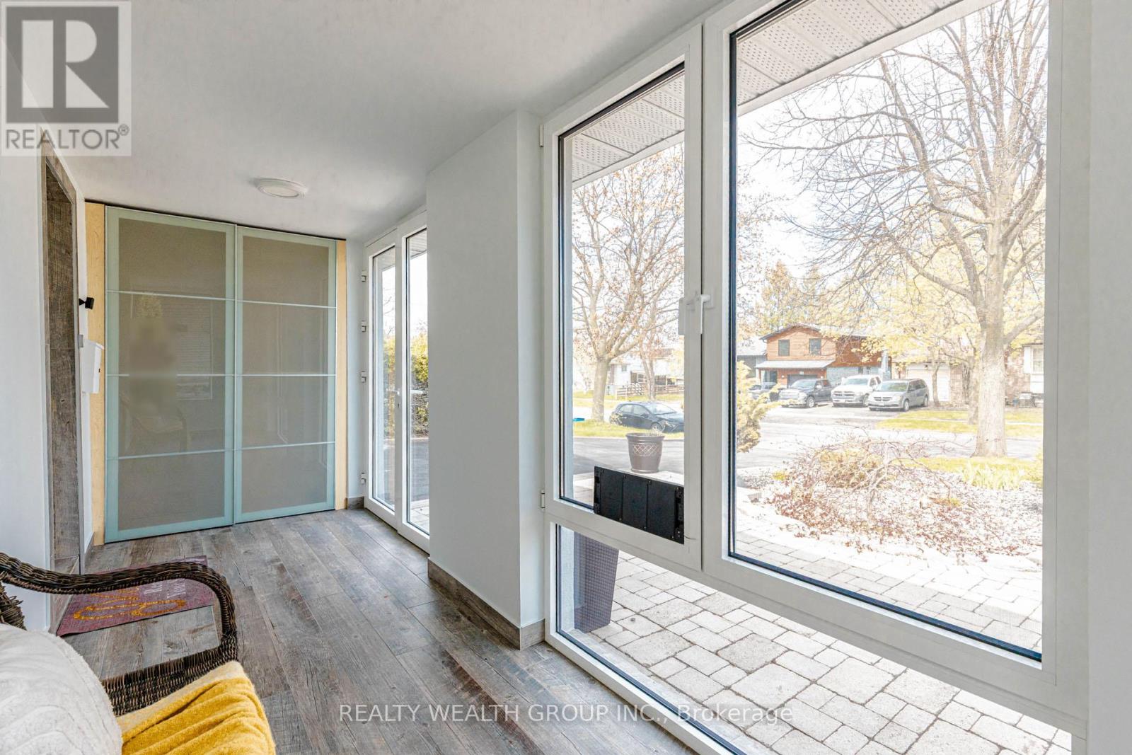 688 Antigua Crescent, Oshawa, Ontario  L1J 6B4 - Photo 5 - E13146160