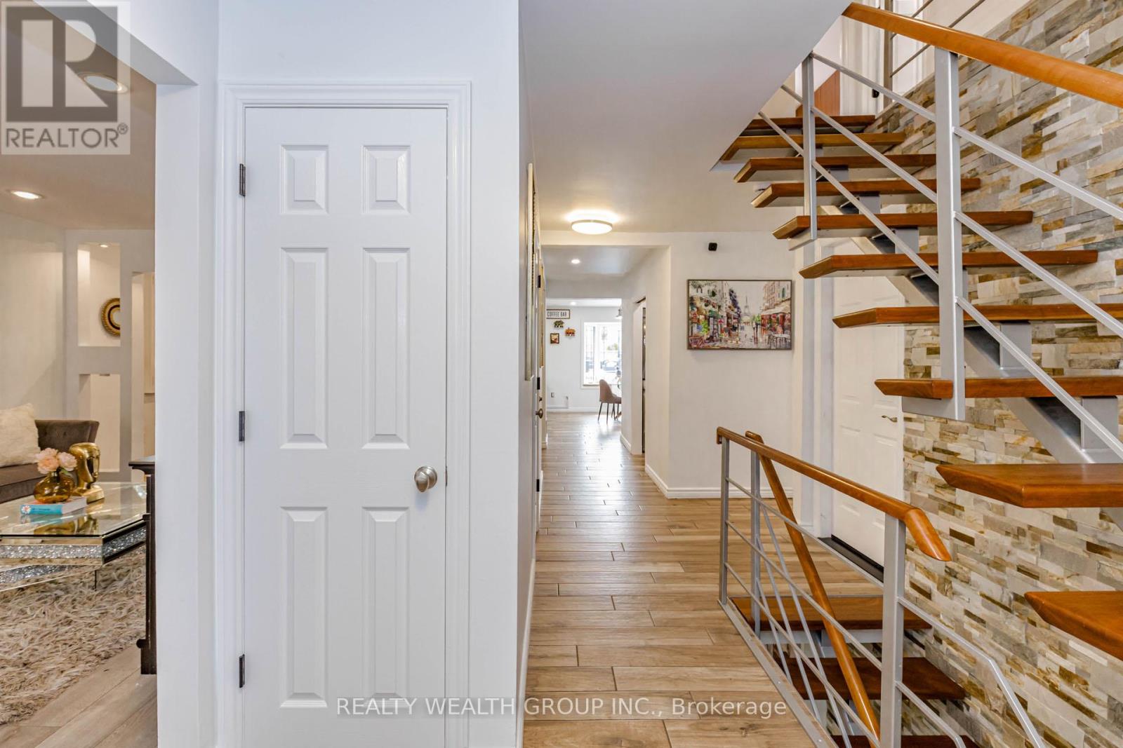 688 Antigua Crescent, Oshawa, Ontario  L1J 6B4 - Photo 7 - E13146160