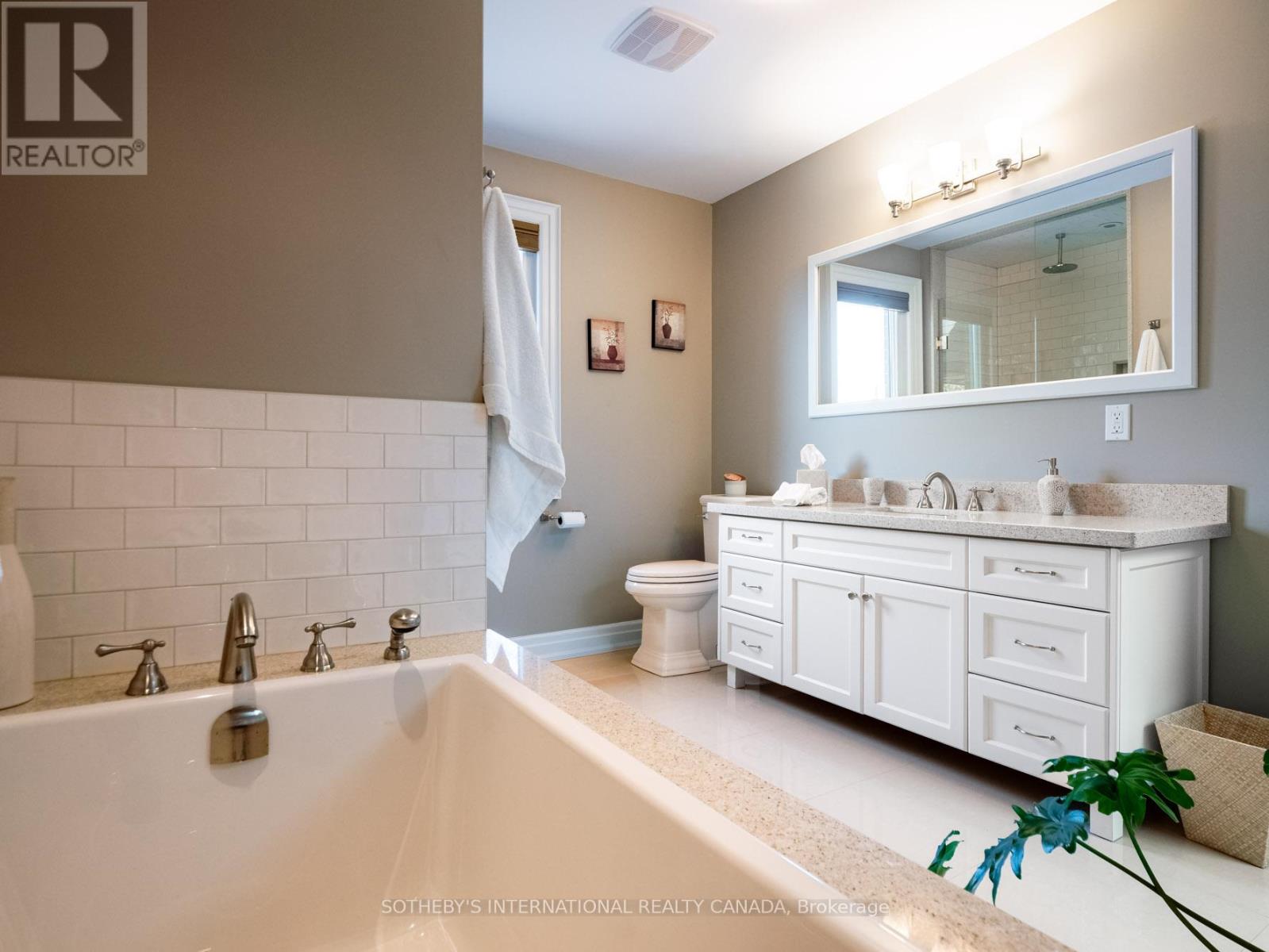 74 Four Oaks Gate, Toronto, Ontario  M4J 2X2 - Photo 18 - E13150488
