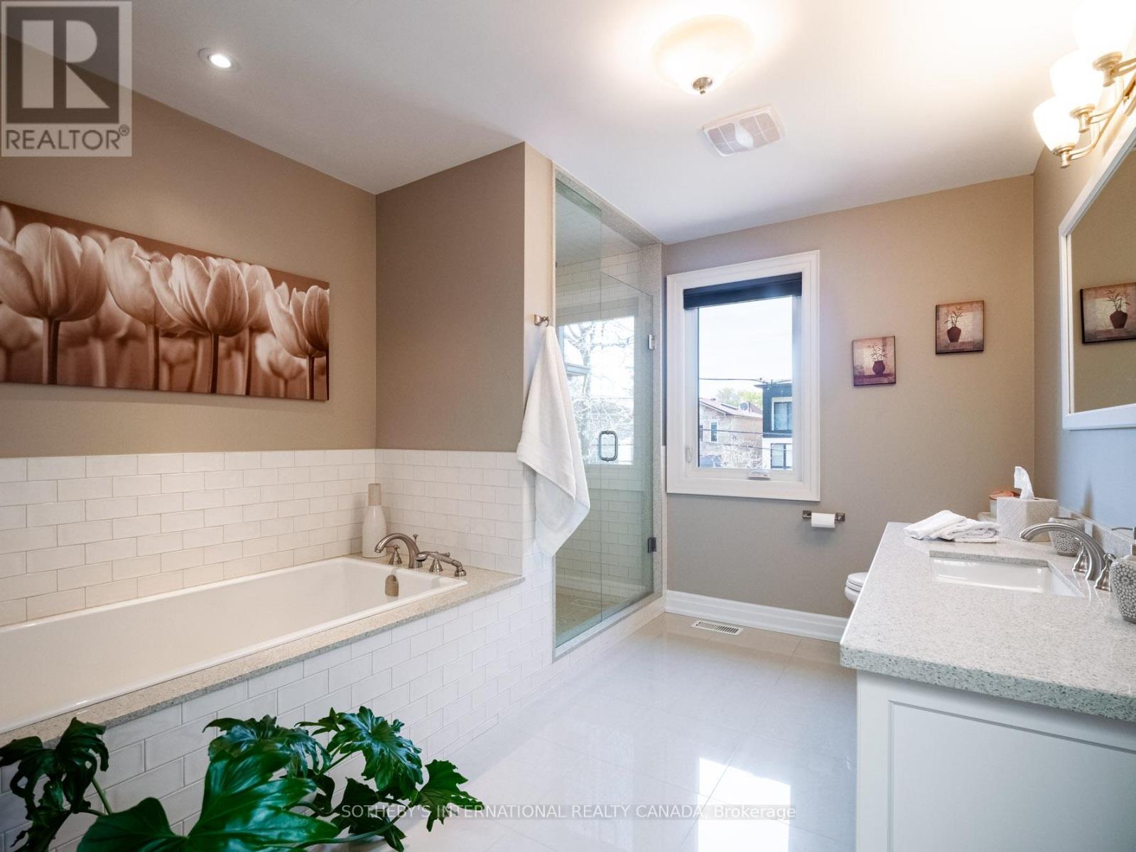74 Four Oaks Gate, Toronto, Ontario  M4J 2X2 - Photo 19 - E13150488