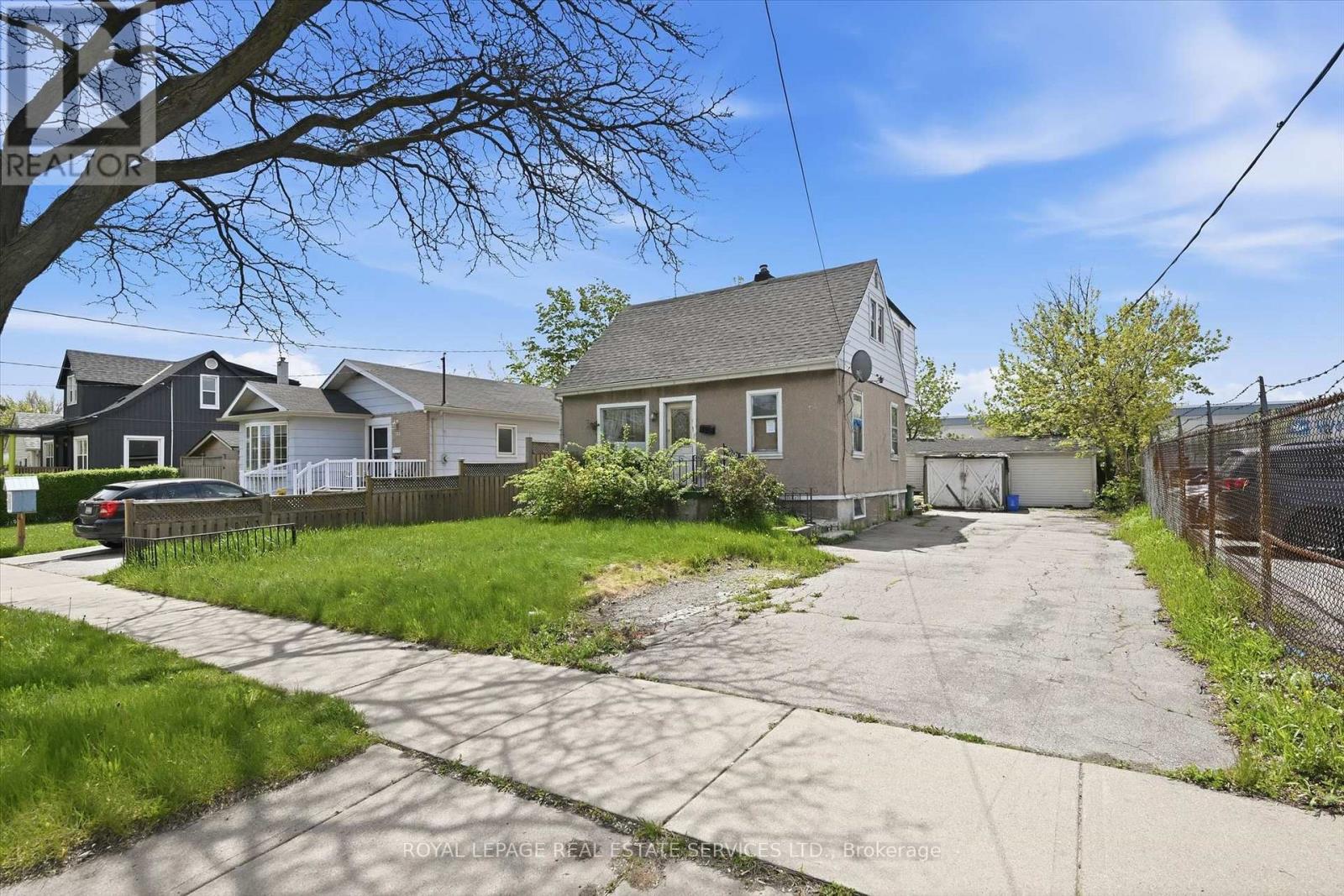 700 Rennie Street, Hamilton, Ontario  L8H 3R2 - Photo 2 - X13150540