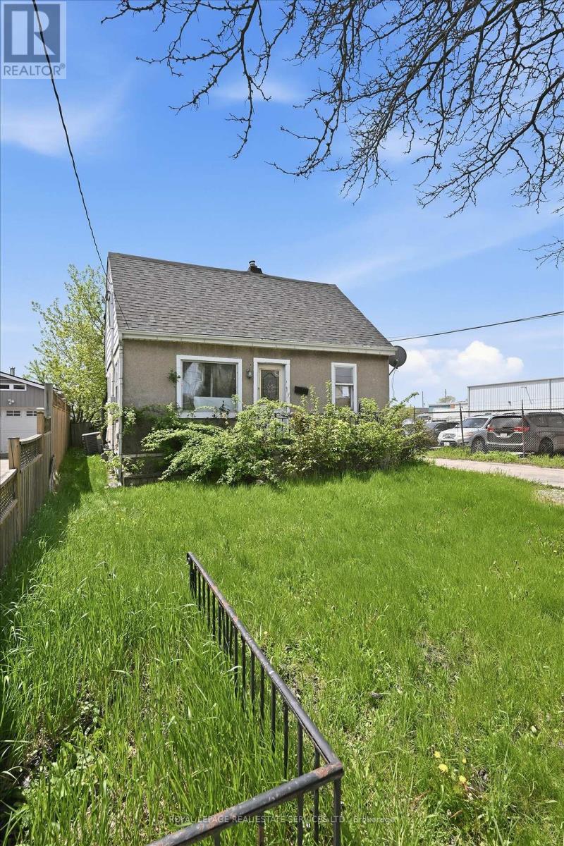 700 Rennie Street, Hamilton, Ontario  L8H 3R2 - Photo 3 - X13150540