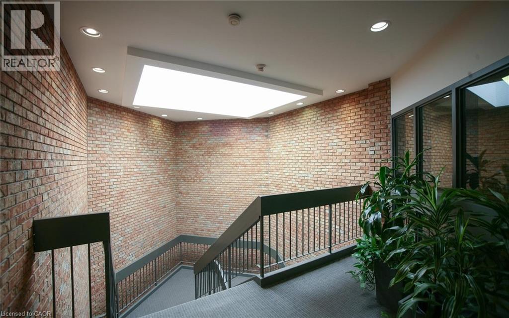 3425 Harvester Road Unit# 211a, Burlington, Ontario  L7N 3N1 - Photo 3 - 40831776