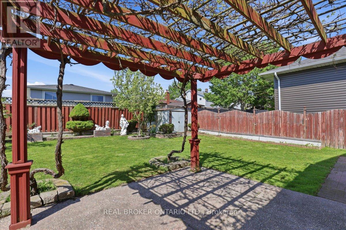 71 West Acres Crescent, Kitchener, Ontario  N2N 3G8 - Photo 27 - X13149908