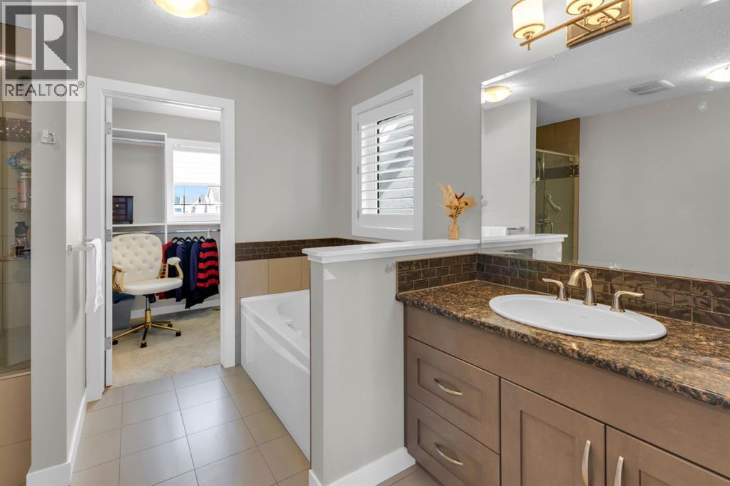 68 Westland Crescent Sw, Calgary, Alberta  T3H 0W1 - Photo 27 - A2306302