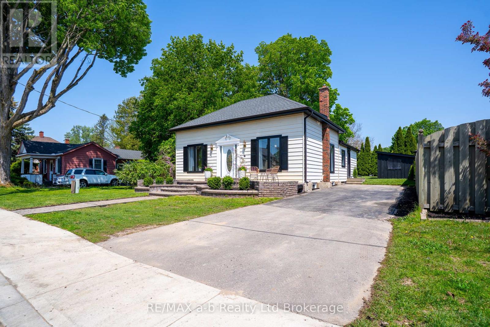 56 Givins Street, Woodstock, Ontario N4S 5Y9 - Photo 1 - X13150860
