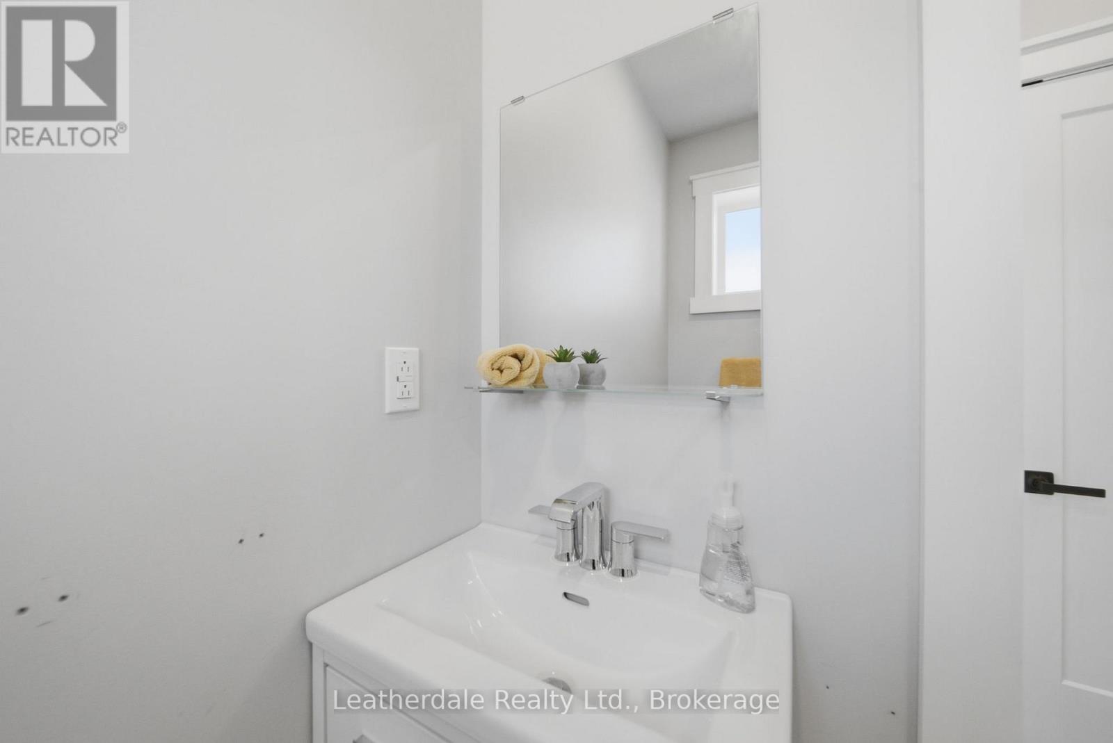 42 Frederick Street, Orillia, Ontario L3V 5W7 - Photo 35 - S13135202