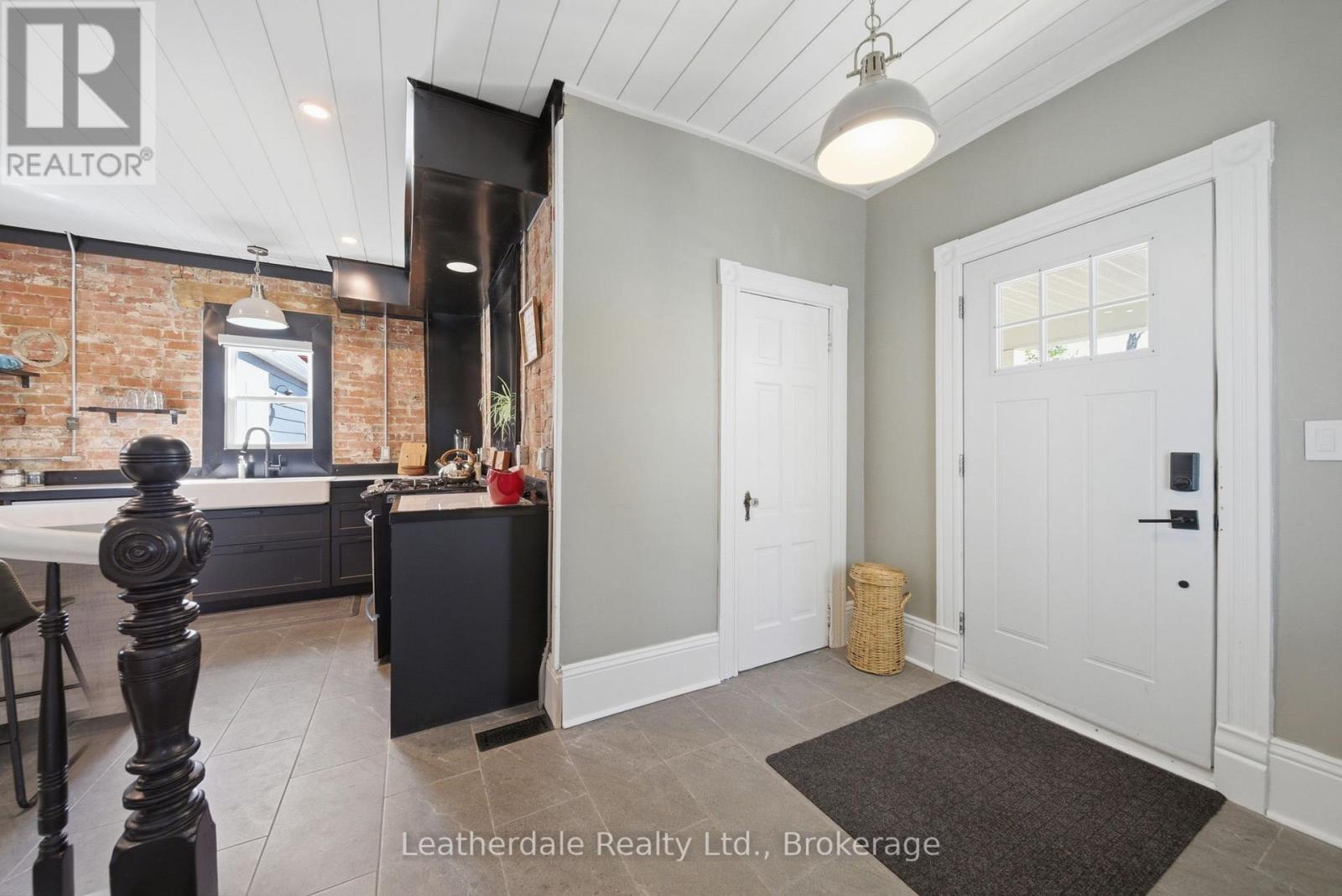 42 Frederick Street, Orillia, Ontario L3V 5W7 - Photo 6 - S13135202