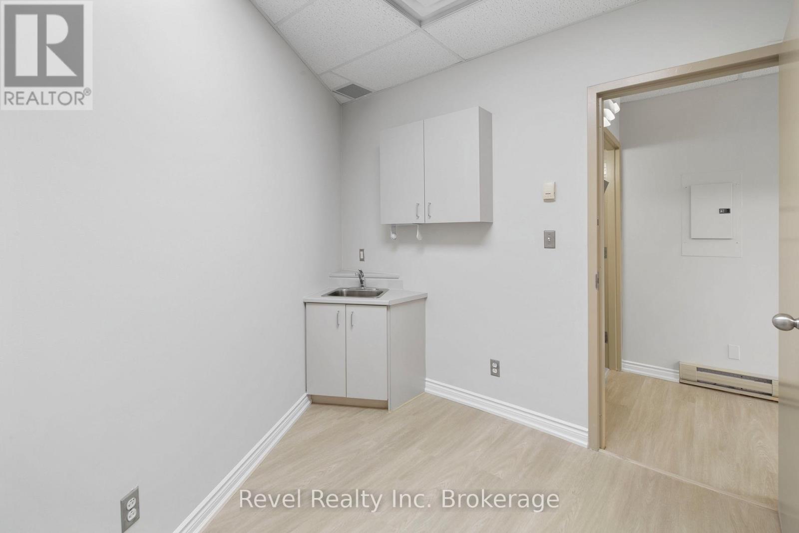 302 - 111 Main Street W, North Bay (Central), Ontario  P1B 2T6 - Photo 17 - X13150556