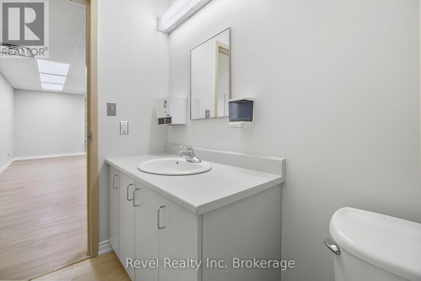 302 - 111 Main Street W, North Bay (Central), Ontario  P1B 2T6 - Photo 21 - X13150556